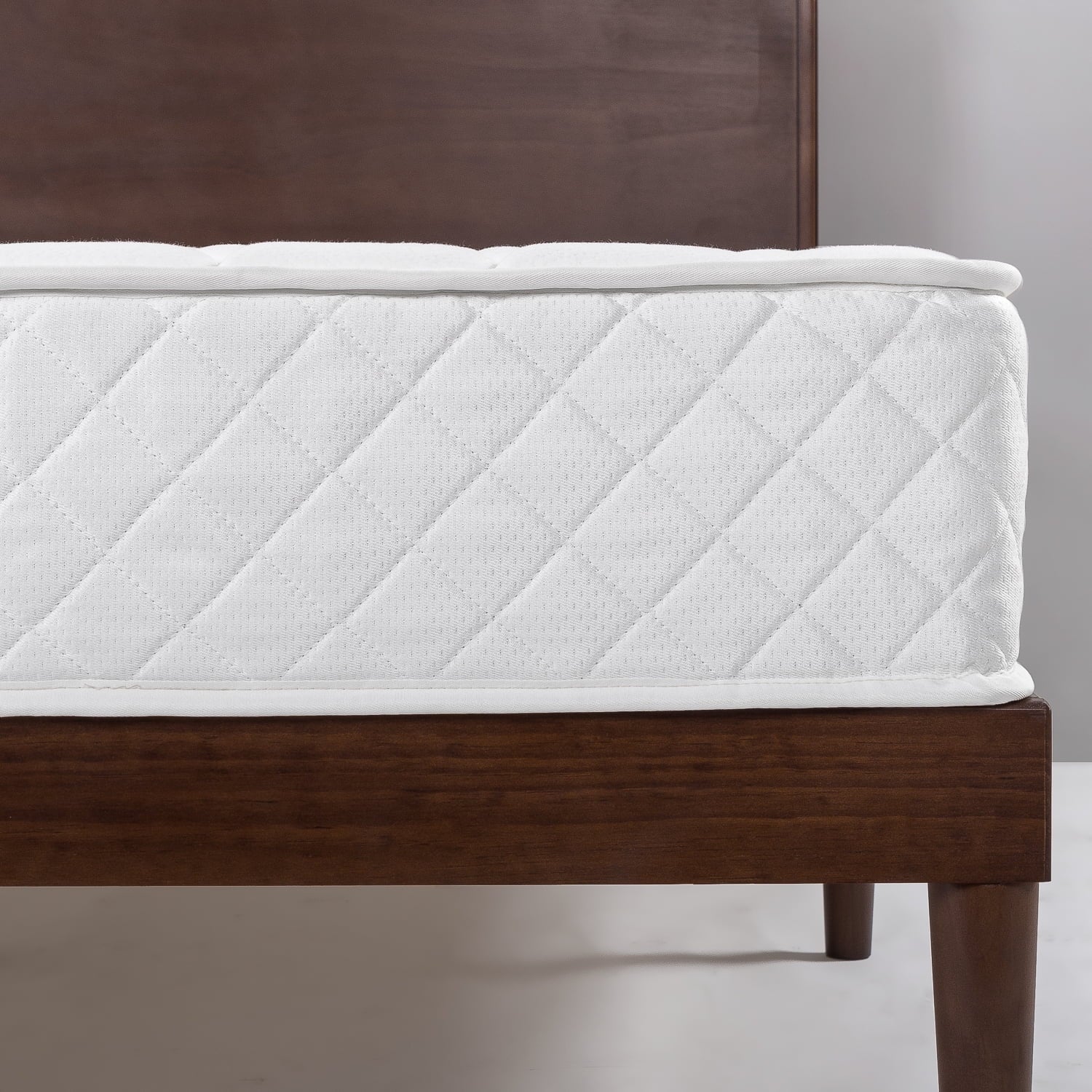 8 Quilted Hybrid of Comfort Foam and Pocket Spring Mattress. Twin XL