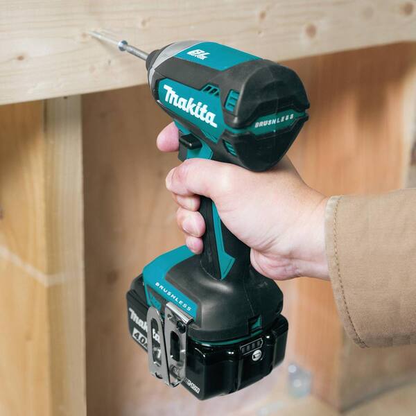 18V LXT Brushless 2-Pc Combo Kit 4.0Ah with bonus 18V LXT 5 in. Random Orbit Sander (Tool-Only)